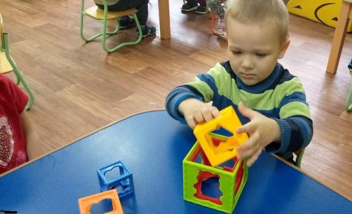 Самостоятельная игровая деятельность в средней группе "Ақбота"